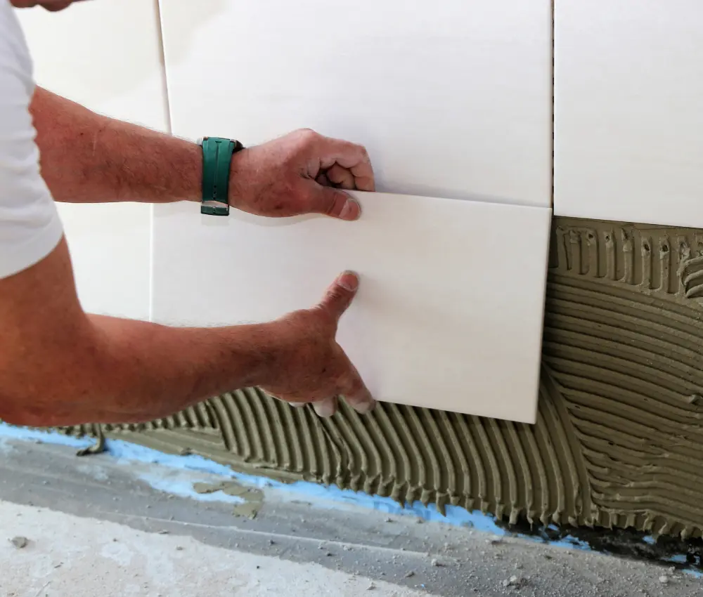 Fliesen in deinem Badezimmer vom Profi verlegen lassen