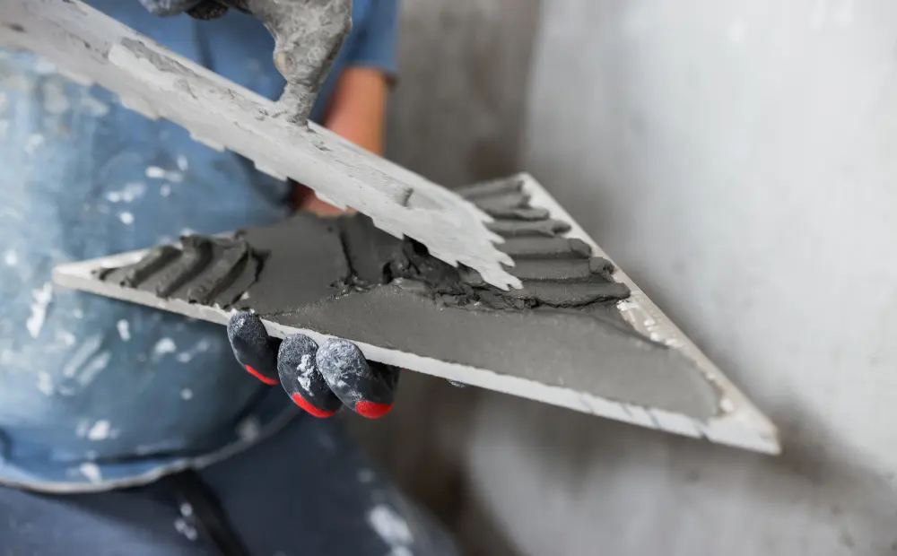 Reparatur gebrochener & gerissener Fliesen